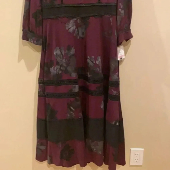 Taylor Floral Print V-Neck 3/4 Sleeve Jersey Midi Dress - Picture 14 of 16